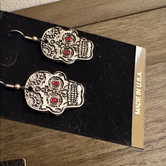 Lot of 2x [Spirit] & [Real Metal] Skull Gothic Drop Dangle Silver Earrings - Picture 10 of 12